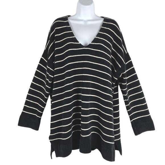 Organic Cotton Chenille Eileen Fisher Black and White Striped V-Neck Sweater - Picture 1 of 8